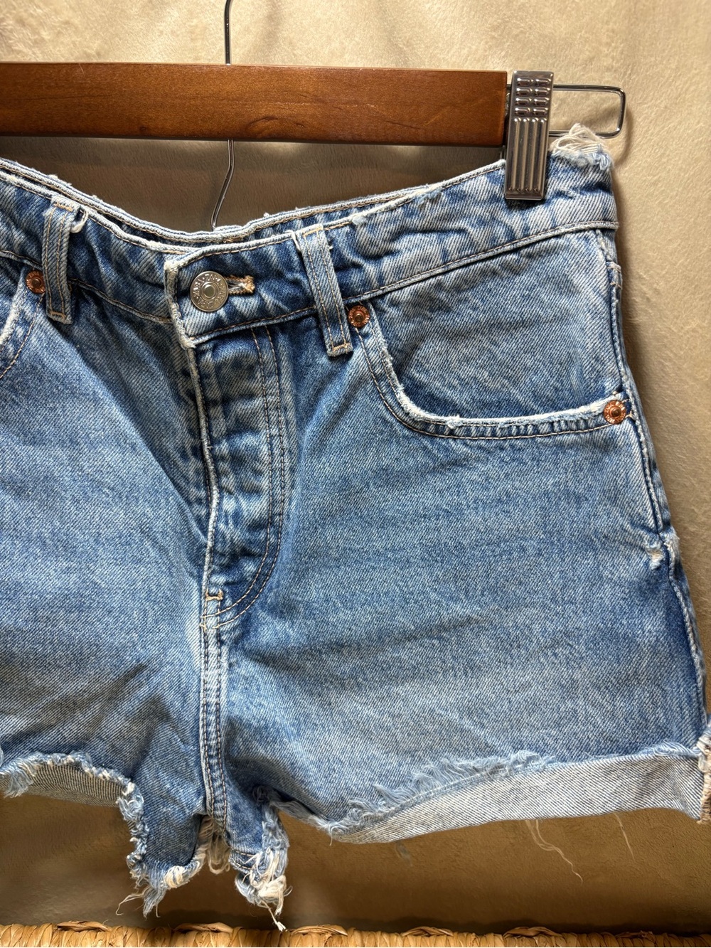 Zara Size 4 26 High Rise Distressed Denim Cutoff Shorts 100% Cotton